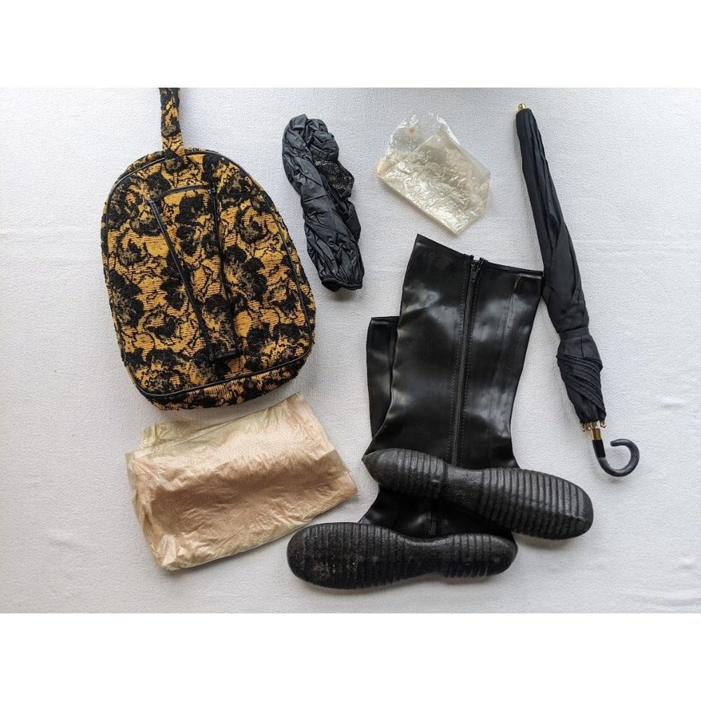 Vintage 50s Totes Rain Tapestry Carrying Case Umbrella Bonnet‎ Galoshes Jacket